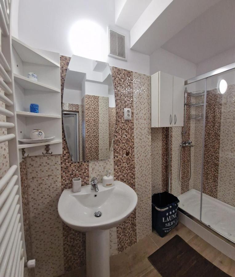 Laroka House Beautiful Apartment Universitate Center 布加勒斯特 外观 照片