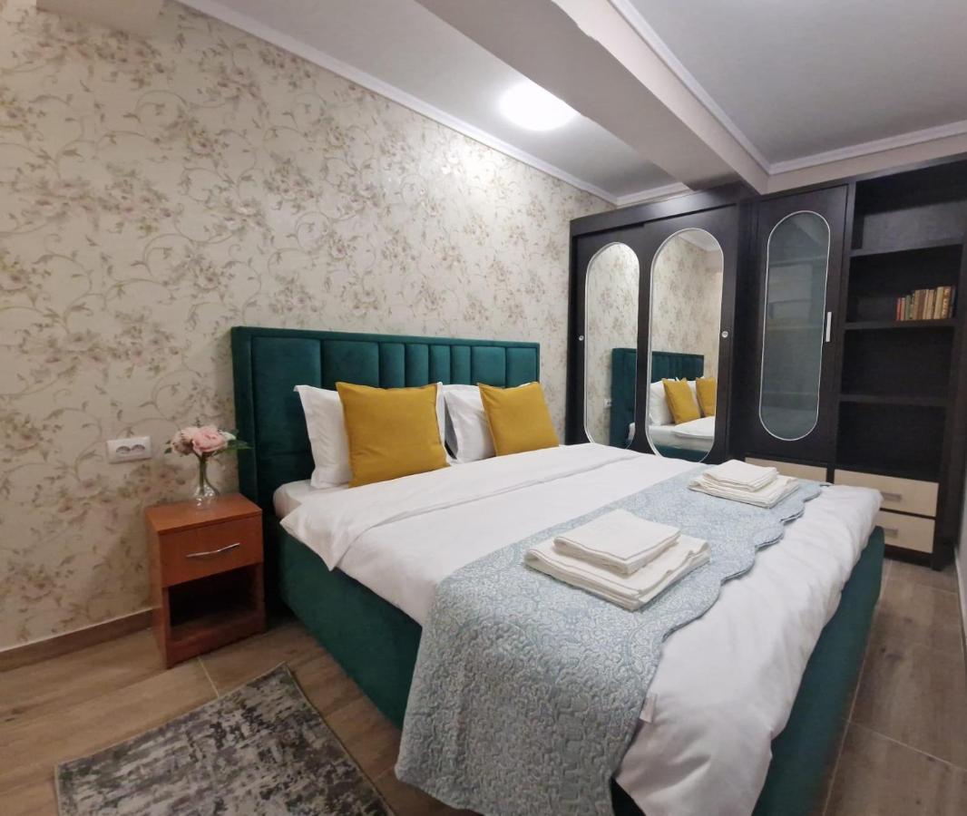 Laroka House Beautiful Apartment Universitate Center 布加勒斯特 外观 照片